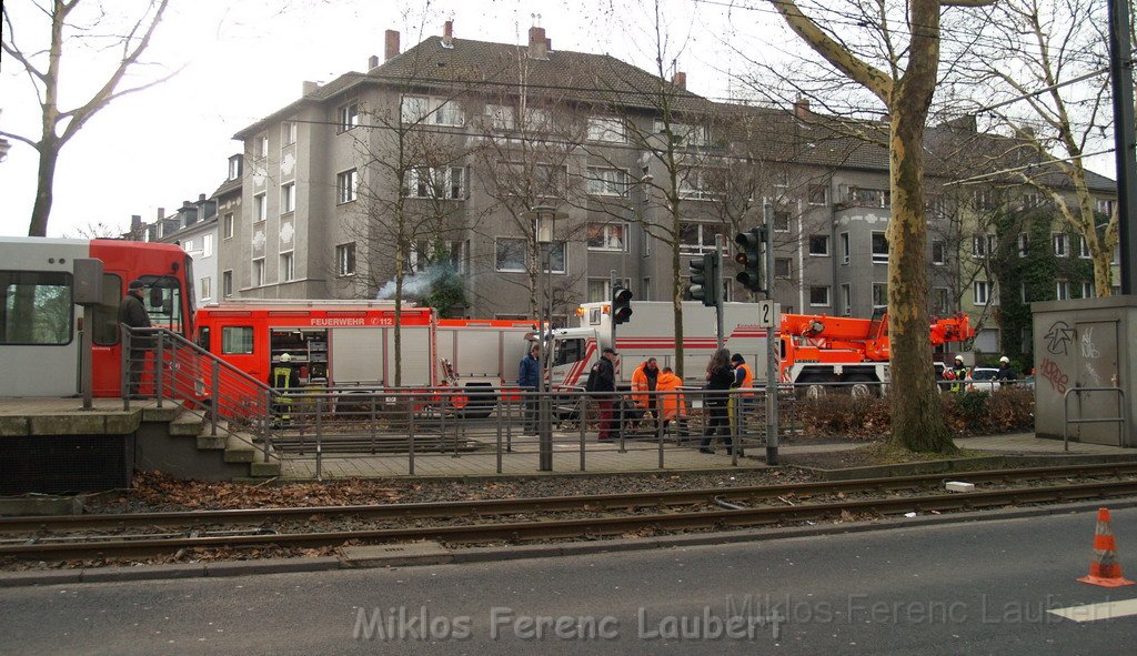 KVB Zug entgleist Koeln Suelz Suelzguertel P084.JPG